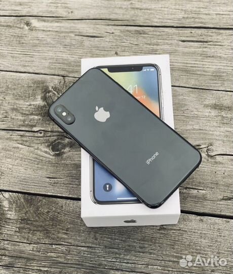Телефон iPhone 10