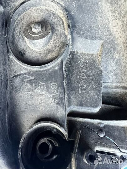 Фара передняя тойота раф 4 CA40 оригинал