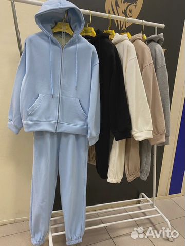 Спортивный костюм женский