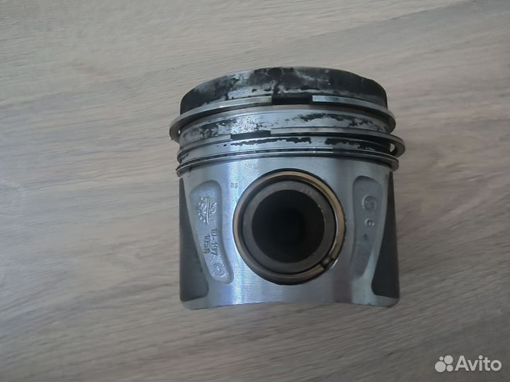 Поршень OM651