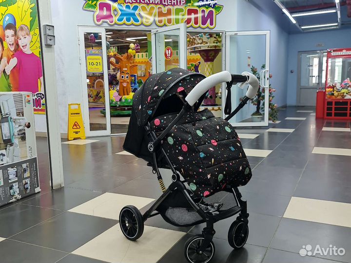 Коляска С перекидной ручкой