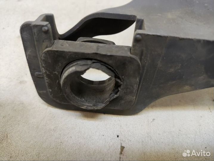 Кронштейн решетки радиатора передний левый Bmw 5Er