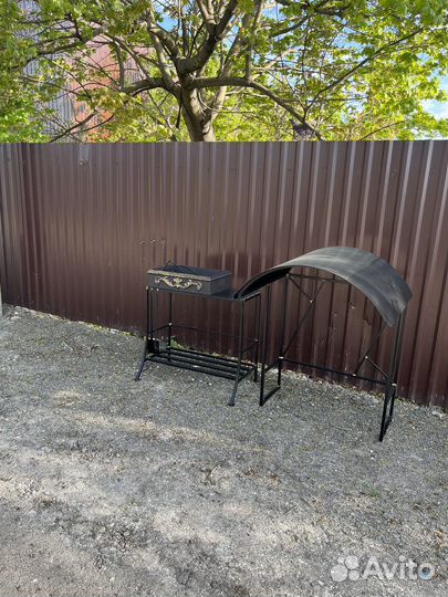 Мангал с крышей