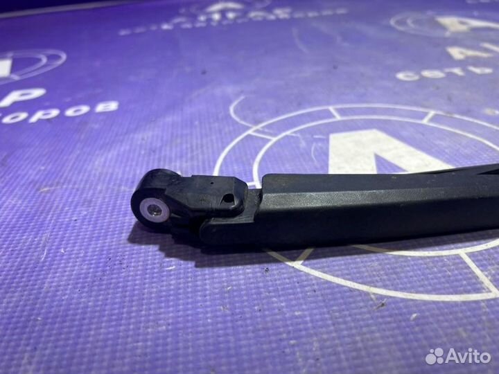 Поводок дворника задний Suzuki Grand Vitara 3D