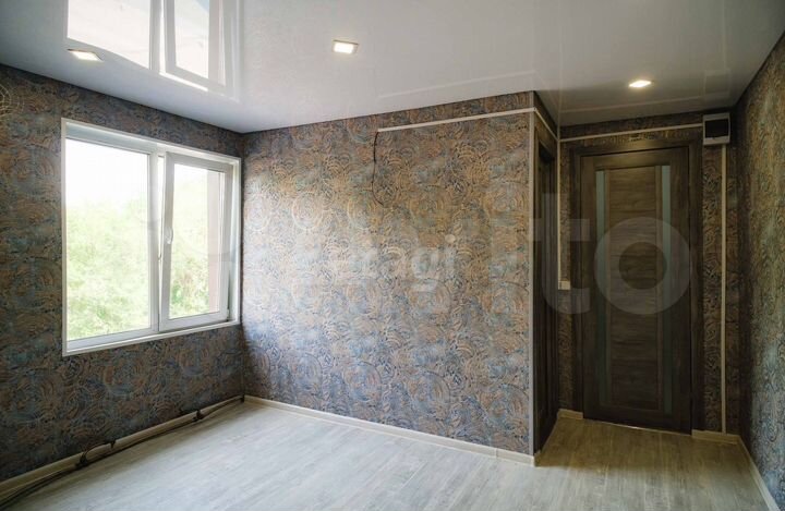 Дом 296 м² на участке 7,7 сот.