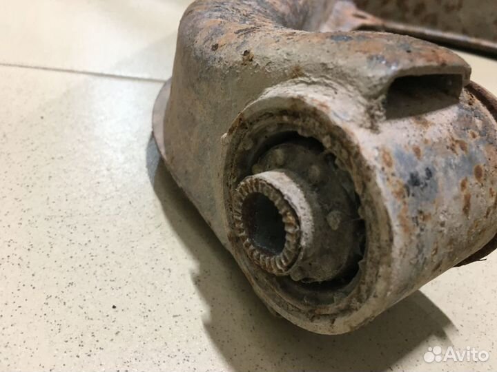 Рычаг передний нижний правый Vitara/Sidekick 1989