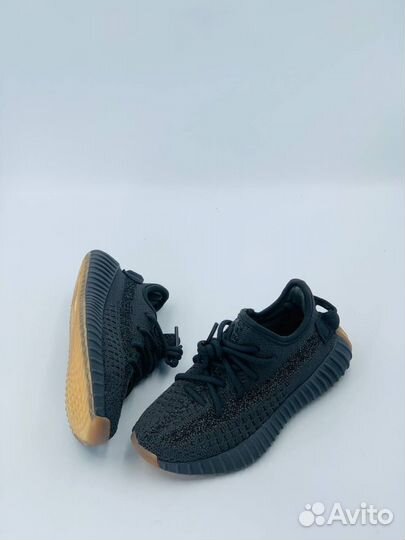 Adidas yeezy boost 350 детские чёрные разм. 30