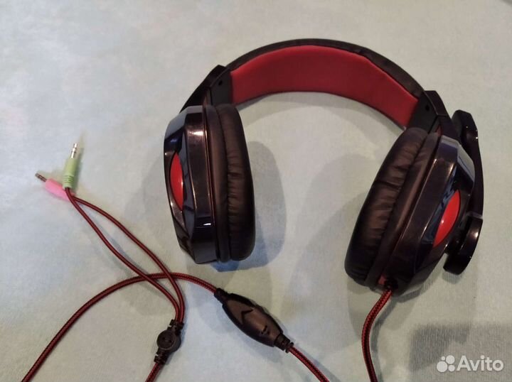 Игровые наушники и мышь