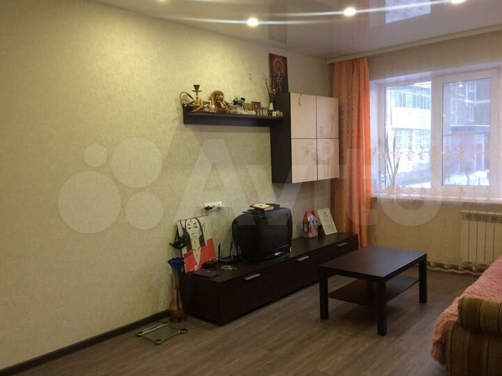 2-к. квартира, 46 м², 1/9 эт.