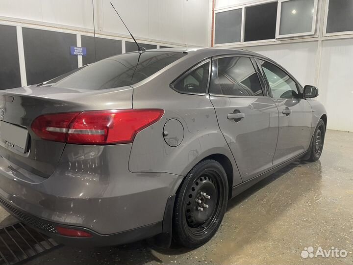 Ford Focus 1.6 AMT, 2015, битый, 220 650 км
