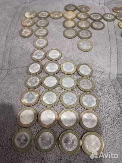 Лот юбилейных монет 10р. Биметалл. 70 монет