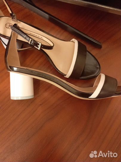 Босоножки новые