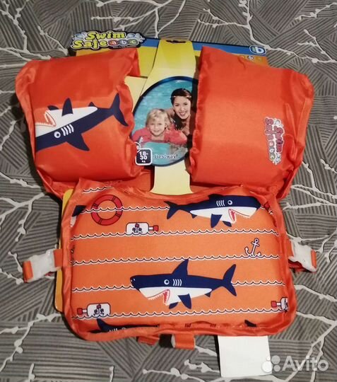 Жилет для плавания с нарукавниками