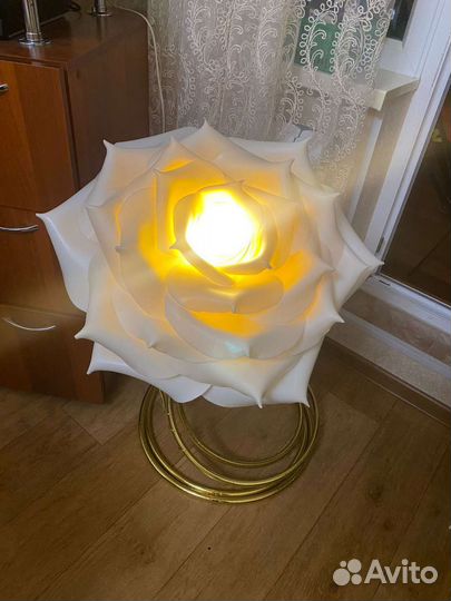 Торшер роза из изолона