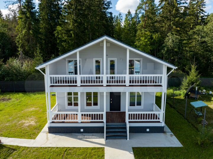 Дом 196 м² на участке 7,5 сот.