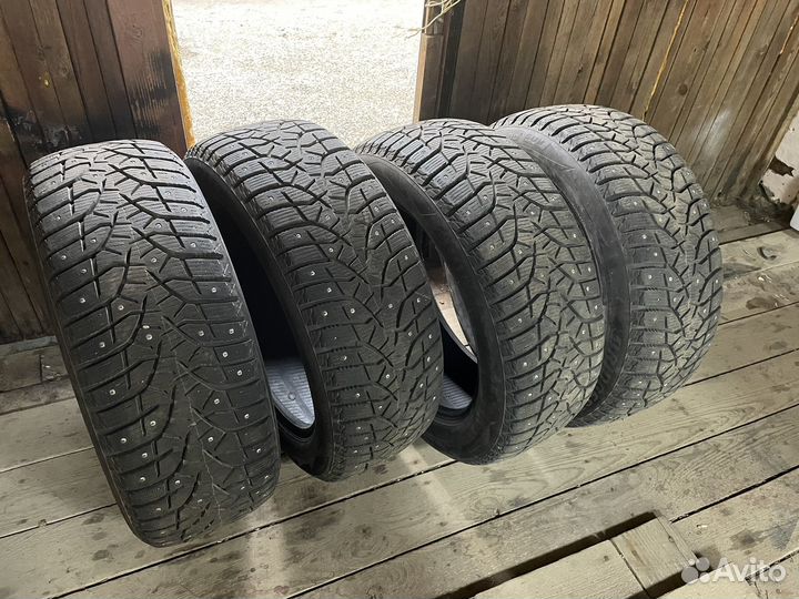 Bridgestone Blizzak Spike-02 SUV 235/55 R18 104T