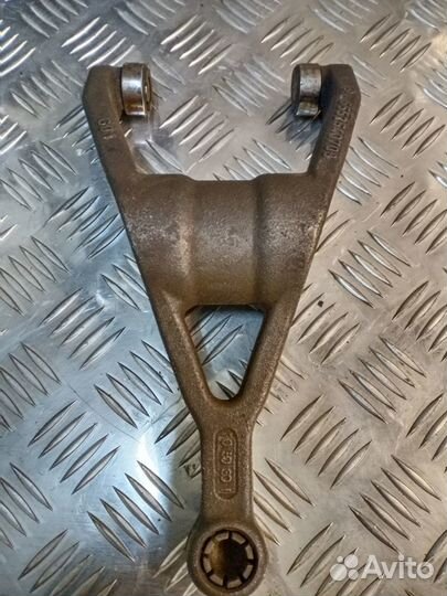 Вилка переключения передач MB