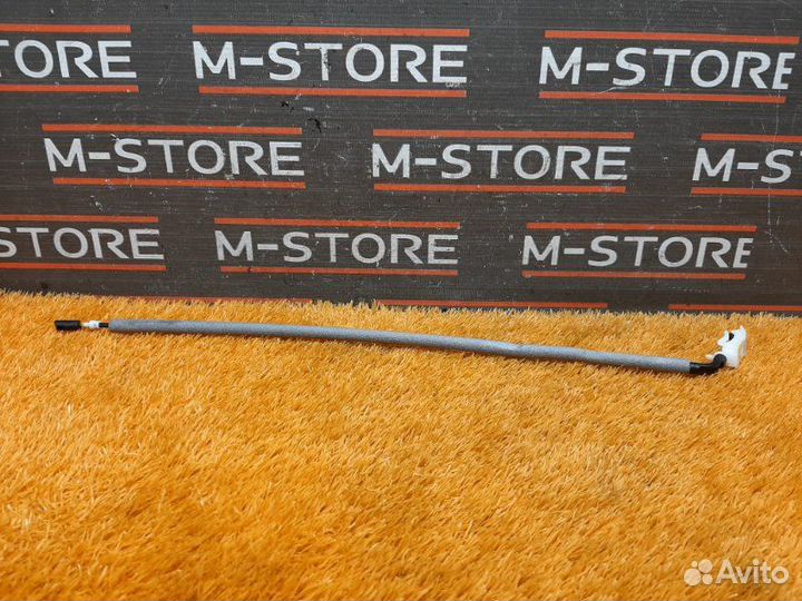 Трос замка двери передний левый Bmw 3-Series E90