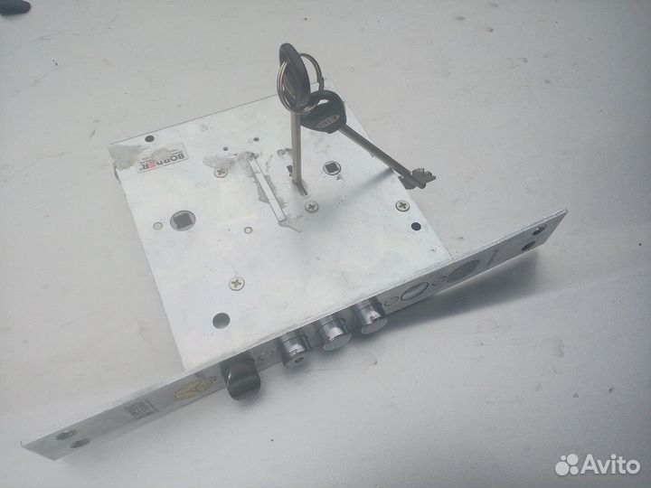 Вскрытие и установка замков