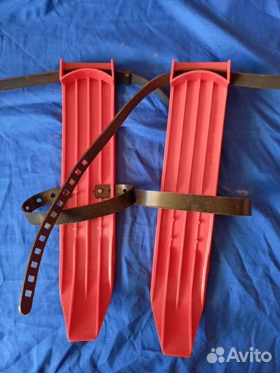 Новые детские лыжи