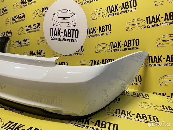 Бампер задний на LADA Priora 2 21704 белый (240)