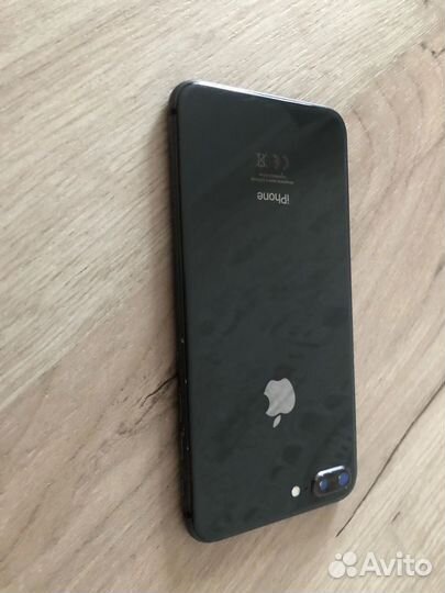 iPhone 8 Plus, 64 ГБ