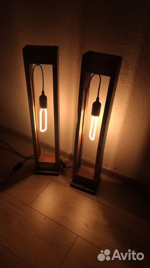 Напольный светильник из дерева