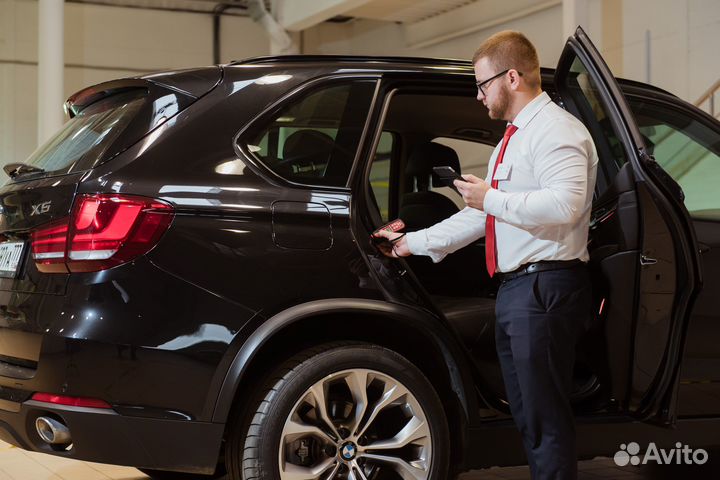 Байер в автосалон