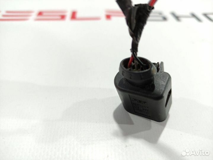 Разъем (фишка) проводки Tesla Model X 2016