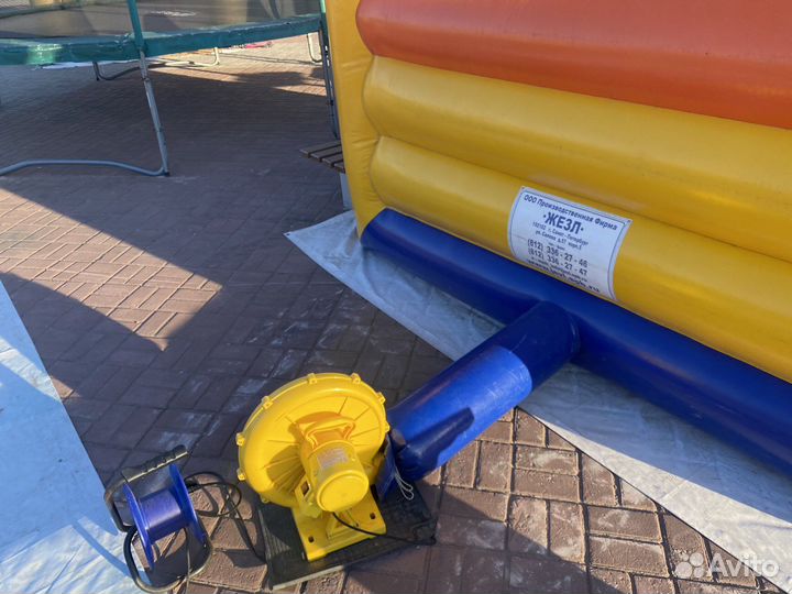 Надувной батут-манеж замок