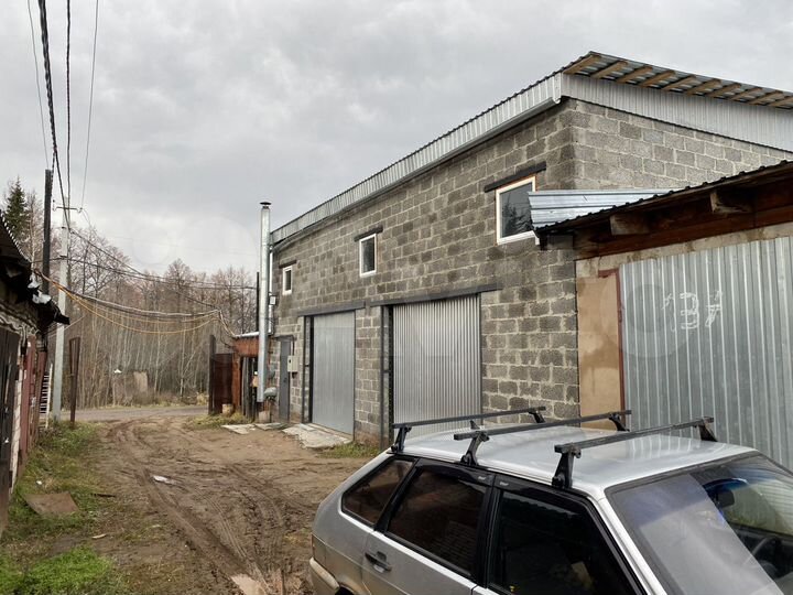 Гараж, > 30 м²