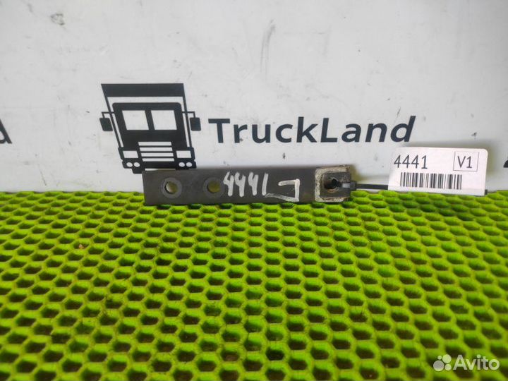 Кронштейн шумоизоляции двигателя передний правый