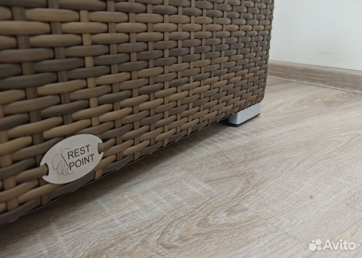 Плетеный сундук-банкетка для балкона RestPoint