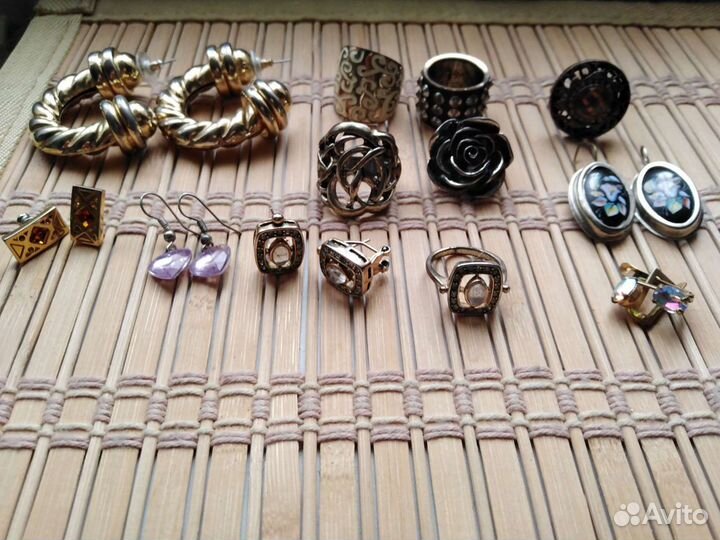 Значки, бижутерия