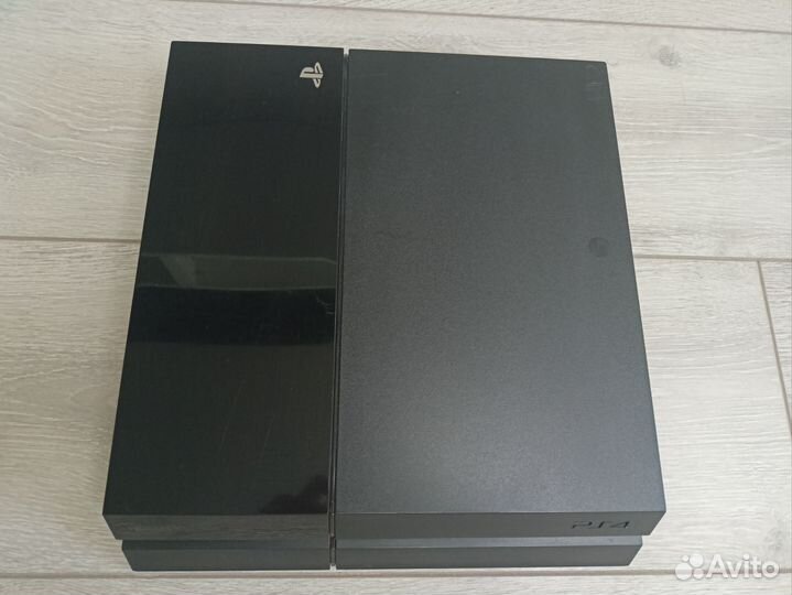 Sony playstation 4 500gb + 4 игры