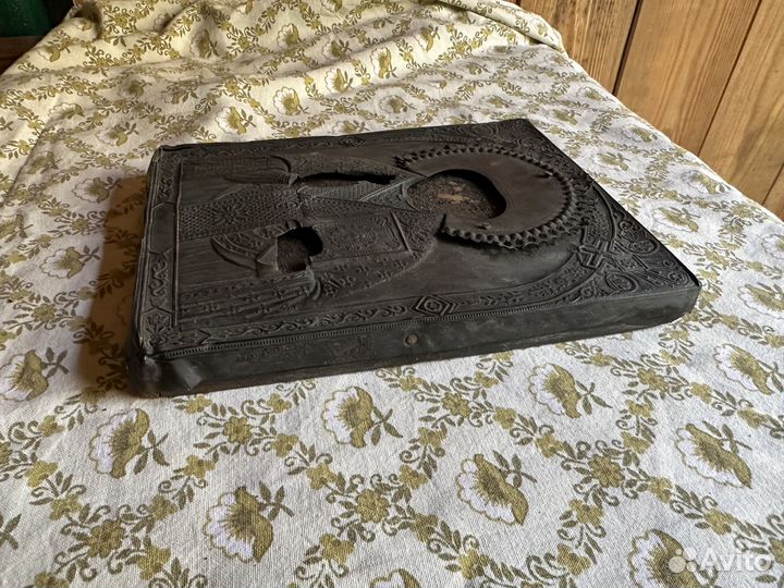 Икона старинная Св. Николы в окладе