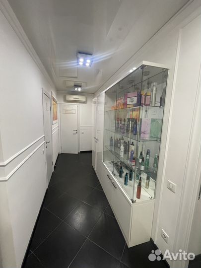 Сдам парикмахерское кресло(место) в салоне красоты