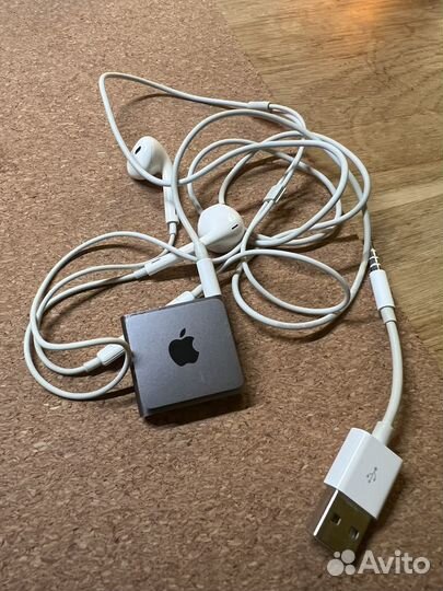 Плеер iPod shuffle 4 с оригинальными наушниками