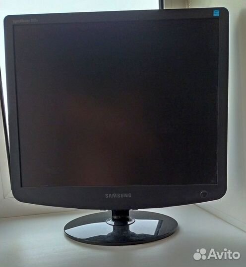 Монитор Samsung SyncMaster 932B