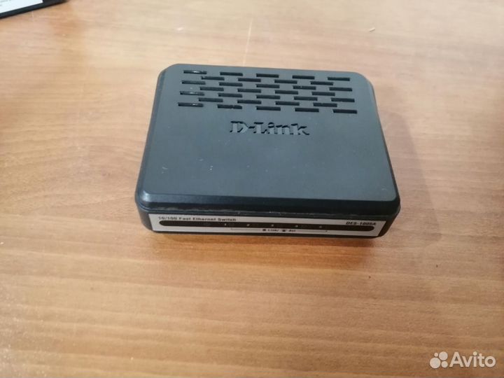 Коммутатор D-Link DES-1005A