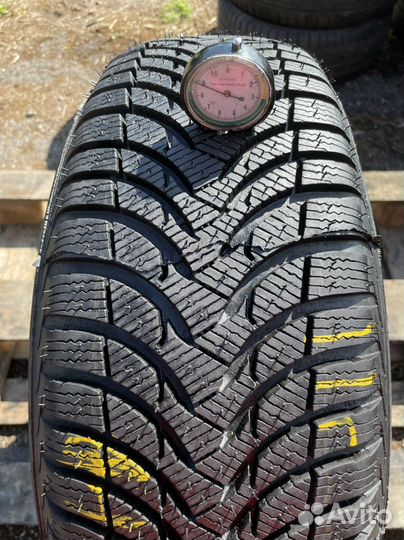 Michelin Alpin A4 215/60 R16