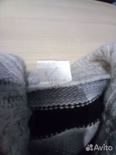 Свитер детский