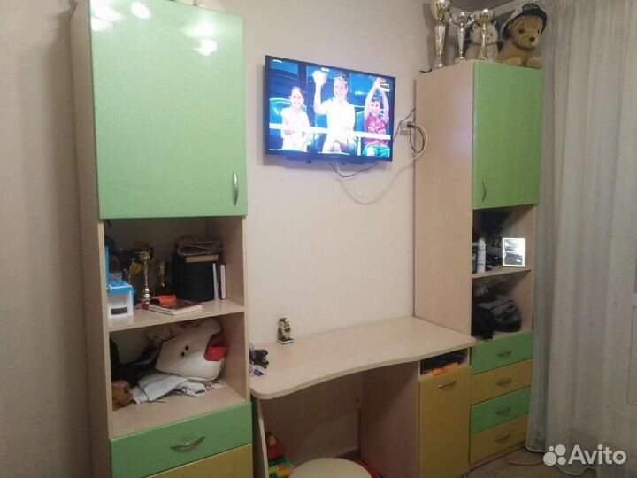 Комплект мебели в детскую