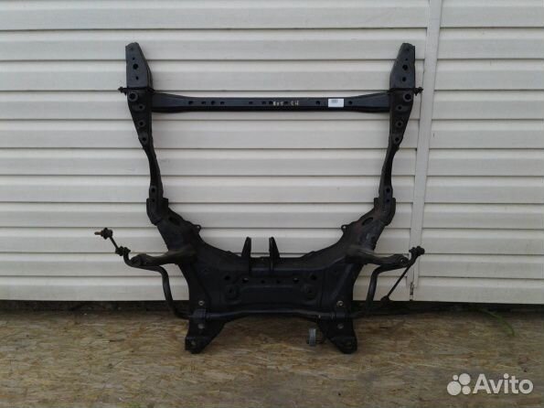 Подрамник передний Mazda 3 BM 2014г