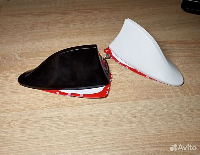 Антенна на крышу автомобиля акулий плавник