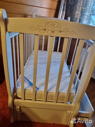 Продаётся детская кроватка с продольным маятником