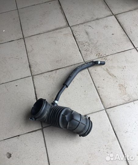 Kia Rio 4 патрубок воздушного фильтра