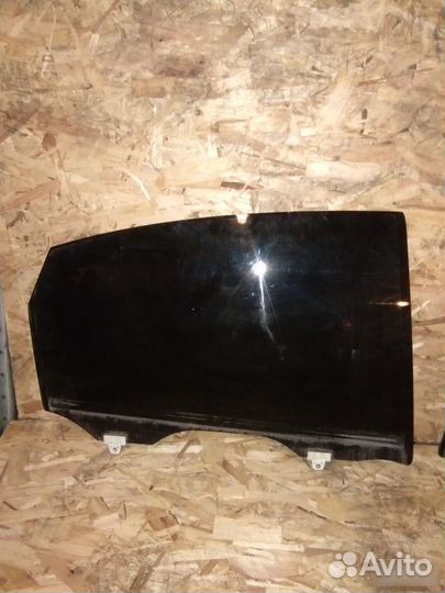 Стекло двери зад. Infiniti QX70