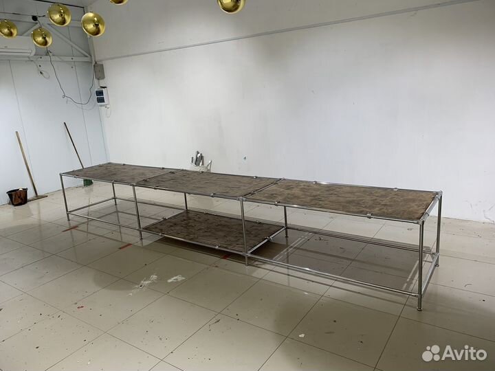 Стол - витрина