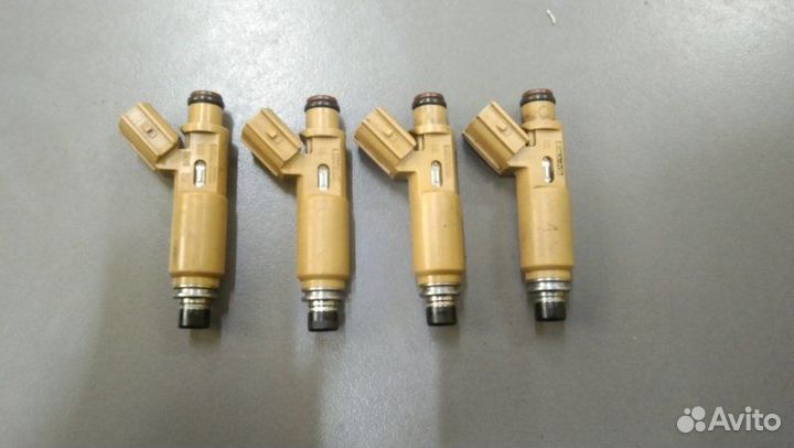 Форсунки топливные комплект Toyota Vista ZZV50